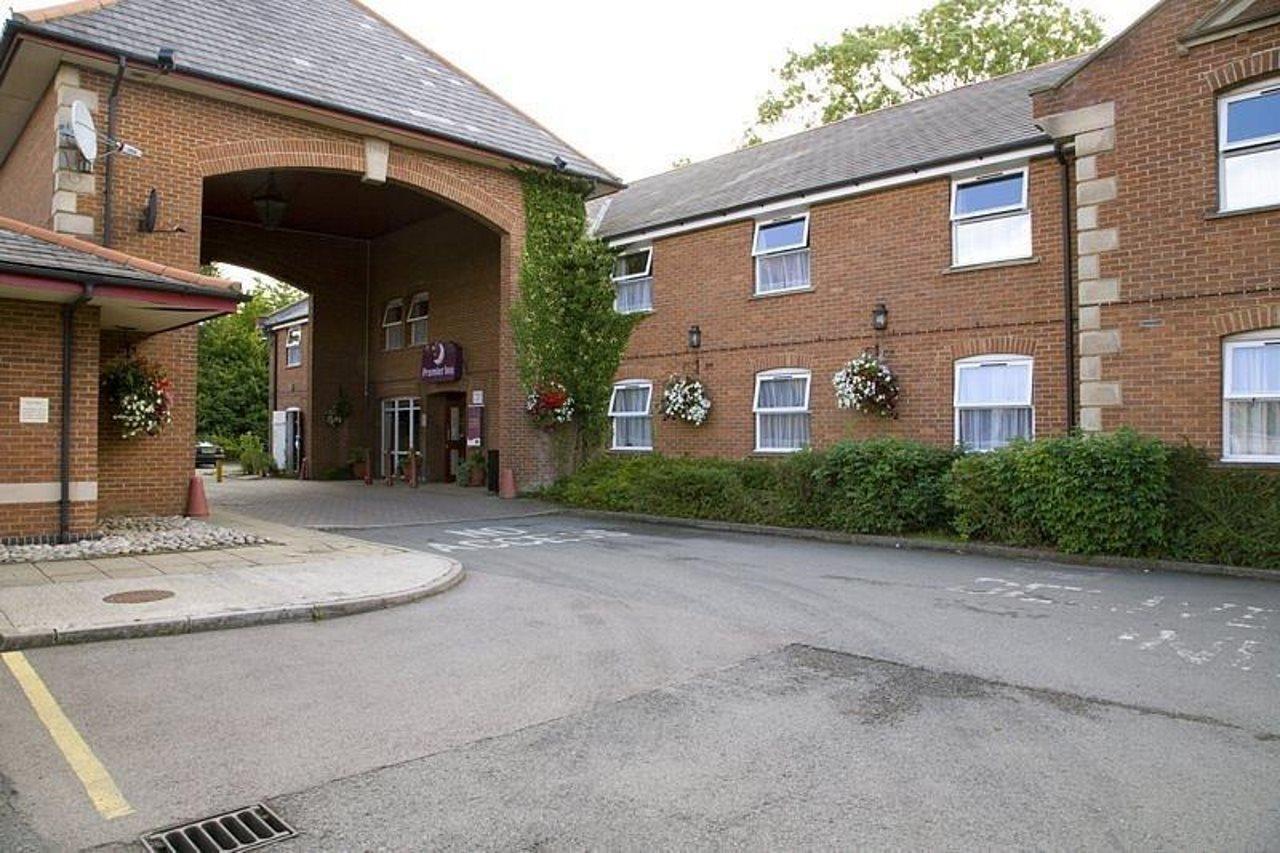 Premier Inn Kettering Esterno foto