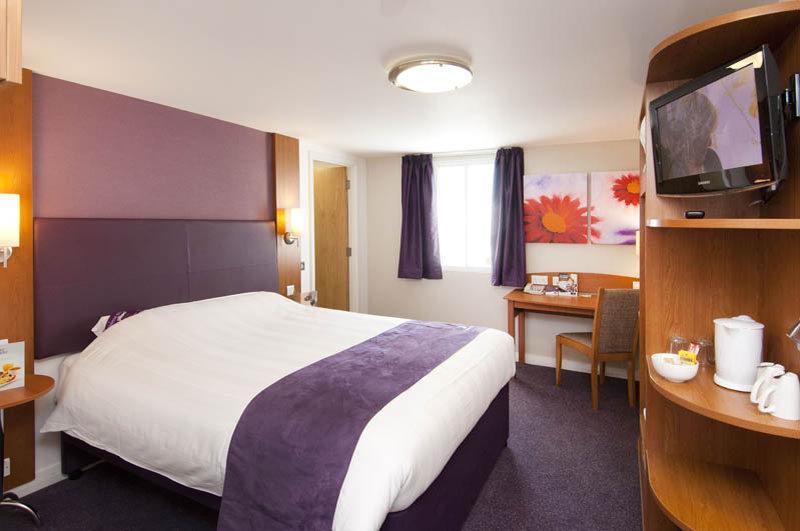 Premier Inn Kettering Esterno foto