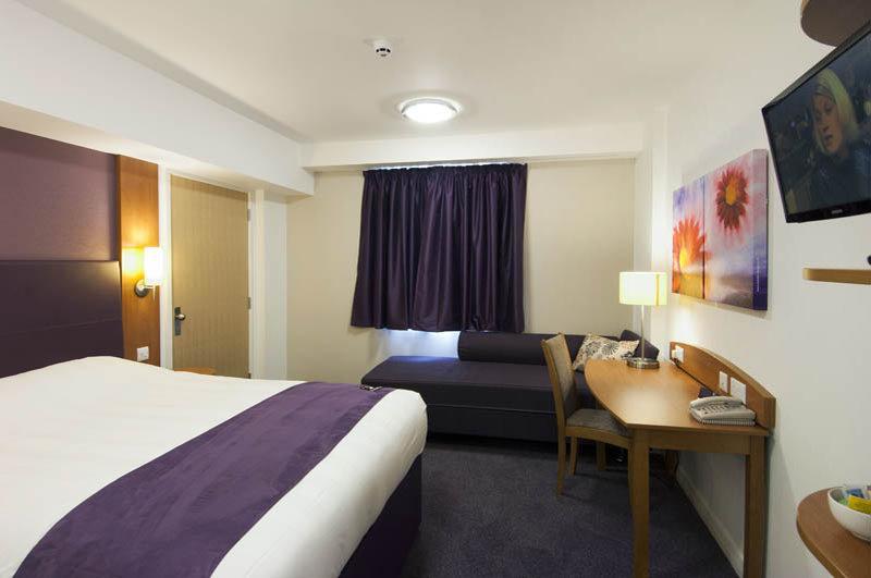 Premier Inn Kettering Esterno foto